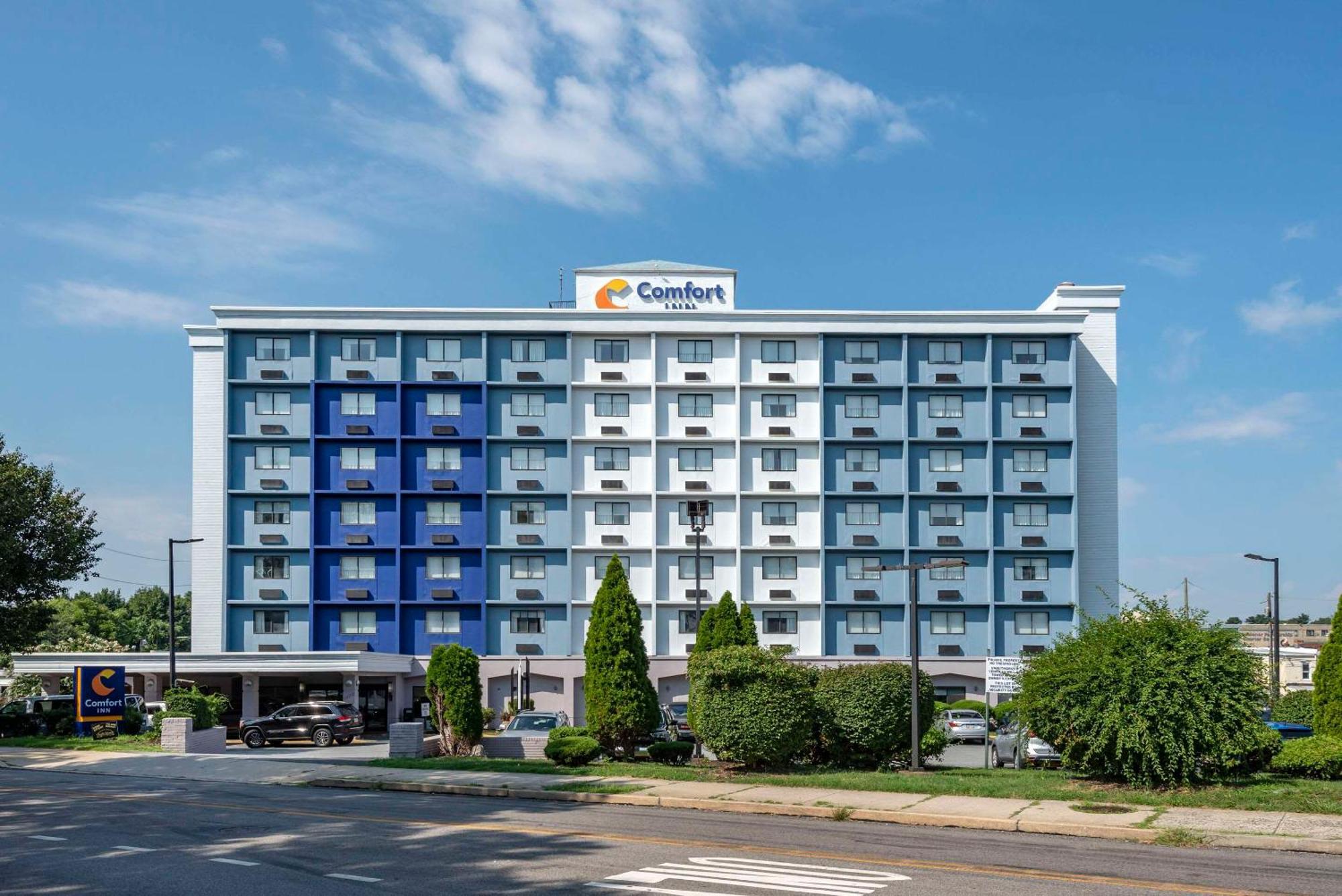 Comfort Inn Philadelphia International Airport West Chester Exterior photo